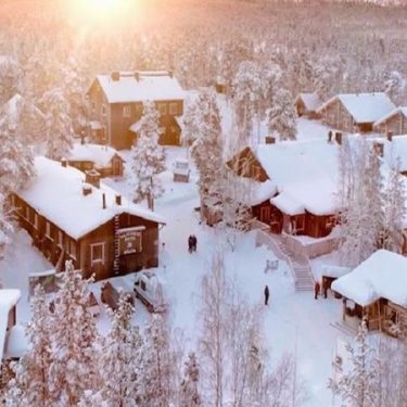 Log cabins at Wilderness Hotel Nellim in Finnish Lapland